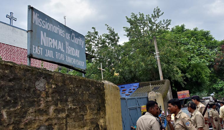 Mother Teresa India homes in 'baby trade' investigation