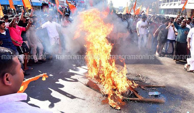 Protest by Sabarimala Karma Samithi at Angadippuram in Malappuram | Sameer A. Hameed