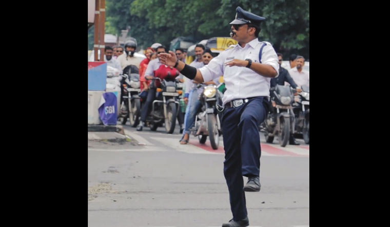 [File] Ranjeet Singh manning the traffic in Indore city | Video grab