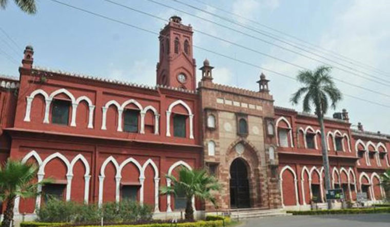 AMU issues advisory asking Kashmiri students not to move out of campus