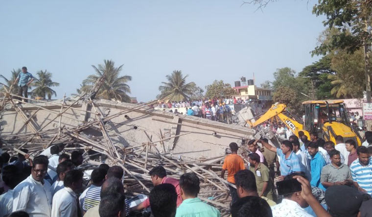 dharwad-building-collapse