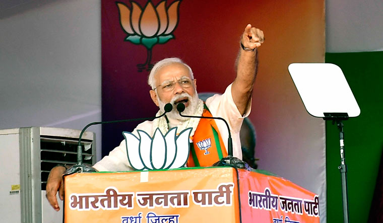 Prime Minister Narendra Modi addressing a rally at Wardha in Maharashtra | Janak Bhatt