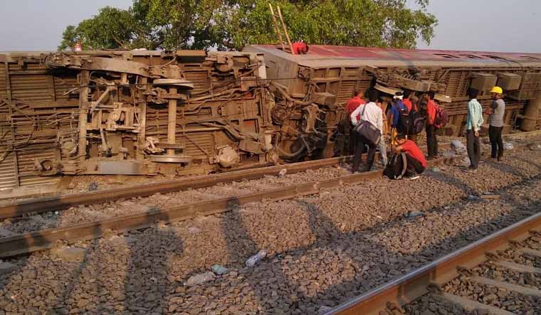 Poorva Express derailed ANI
