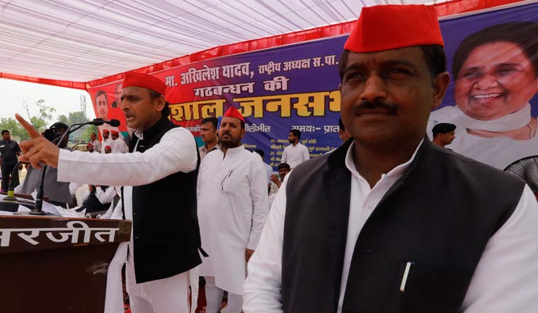 Akhilesh Yadav campaigning for Hemraj Verma | Pawan Kumar