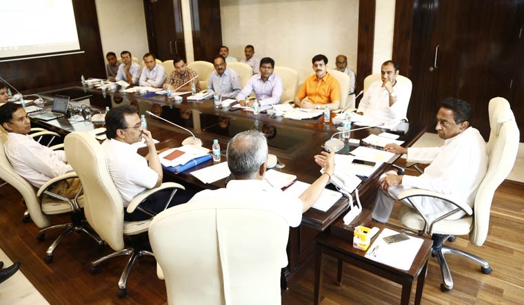 Chief Minister Kamal Nath holding a meeting with top officials to review the power supply situation in the state