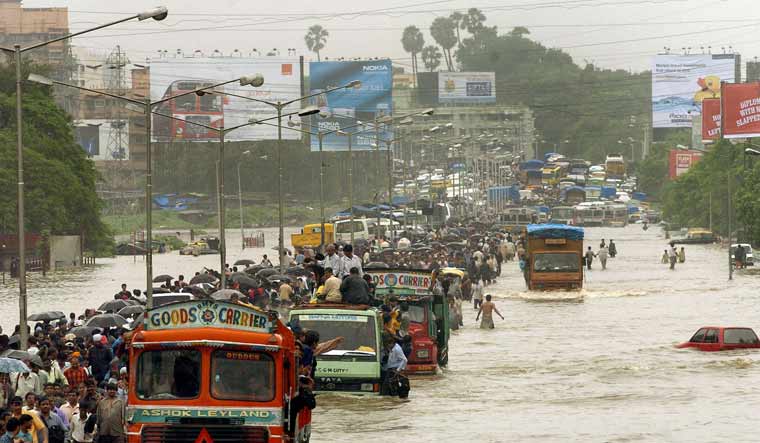 Mumbai rain 2005 AFP