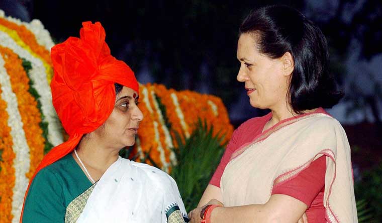 Courage and grit hallmark of Sushma's political life: Sonia Gandhi