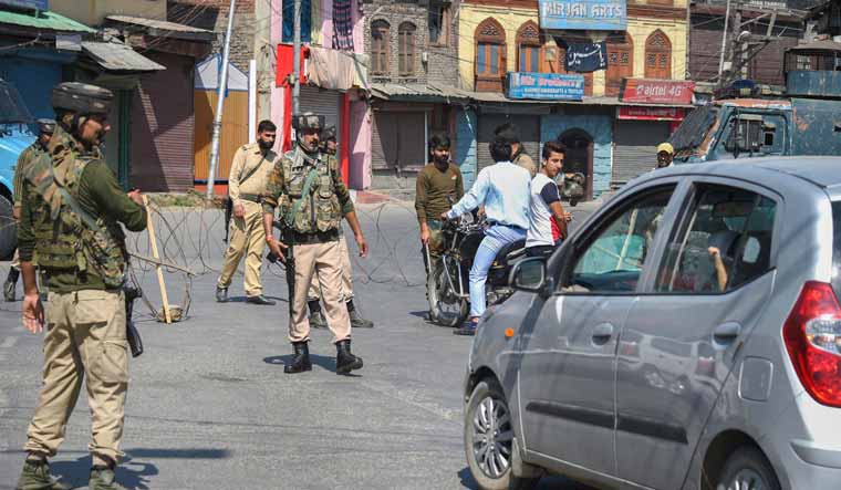 Security-forces-Srinagar-Kashmir-PTI