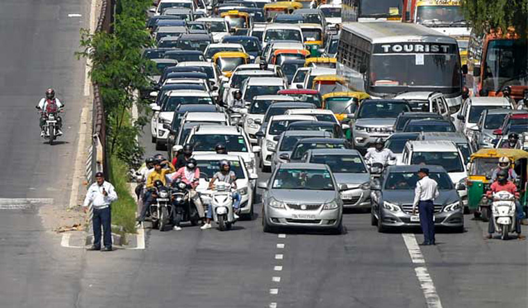 delhi-traffic-pti