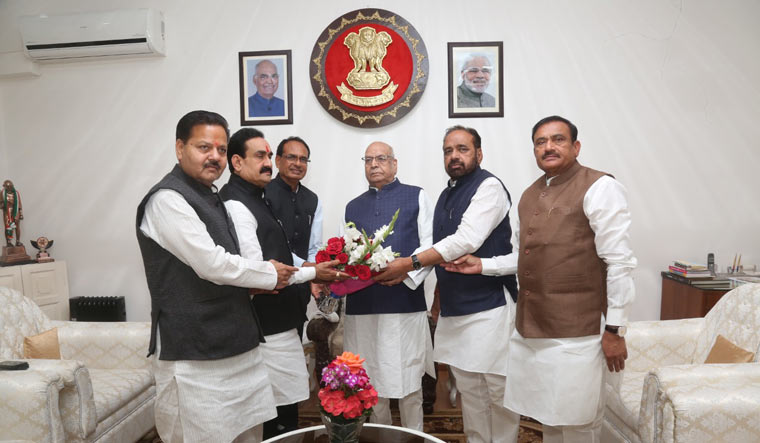 A BJP delegation meets Governor Lalji Tandon in Bhopal 