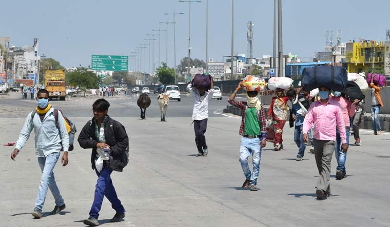 Migrants walking back to their homes from Gurugram | Aayush Goel