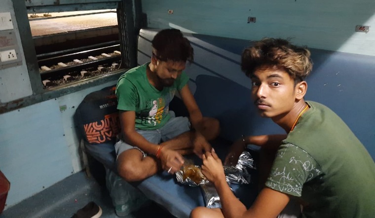 telangana jharkhand train