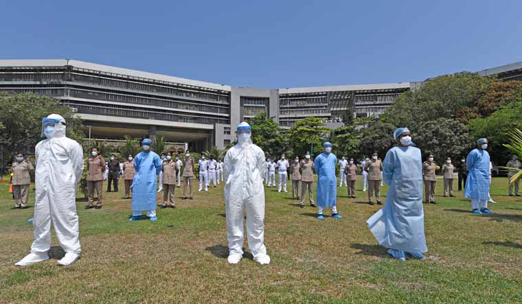 healthcare-workers-hospital-PPE-mumbai-flower-showering-Amey