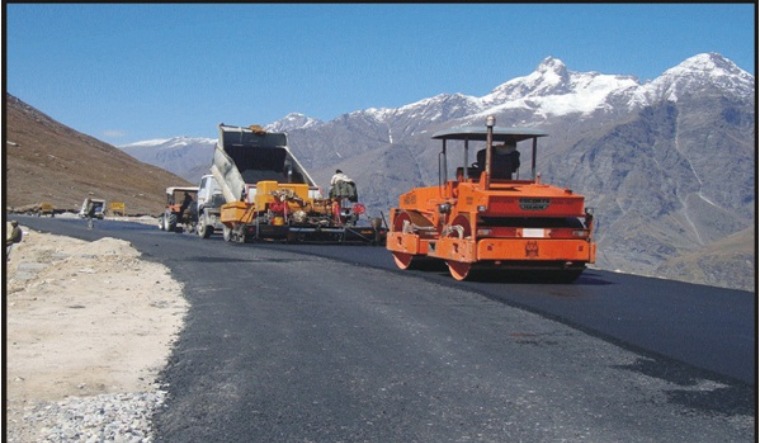 As India-China talks continue, 1,600 workers to join road projects ...