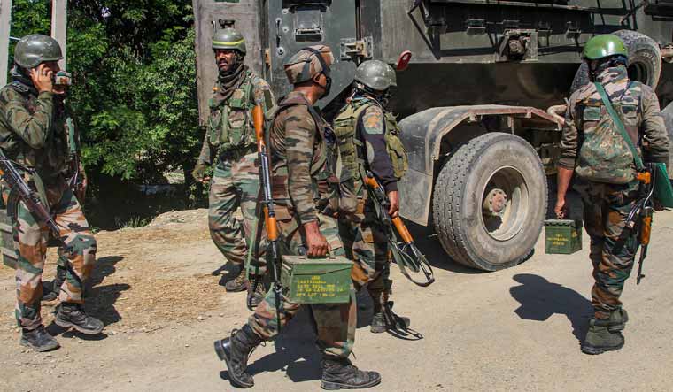 security forces kashmir pti
