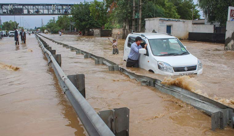 delhi-flood-rain-pti