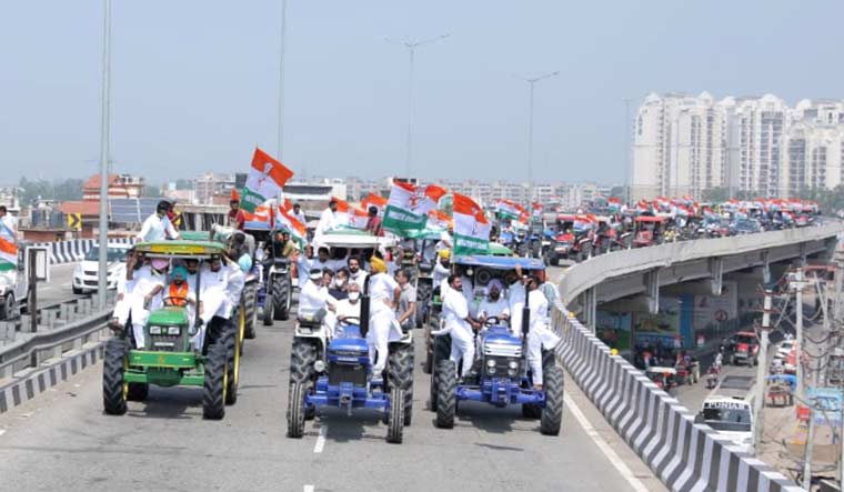 tractors-farmers-protest-punjab-indian-youth-congress-Aayush