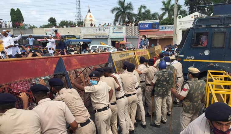 police-barricade-haryana-youth-congress-protest-Aayush police-barricade-haryana-youth-congress-protest-Aayush