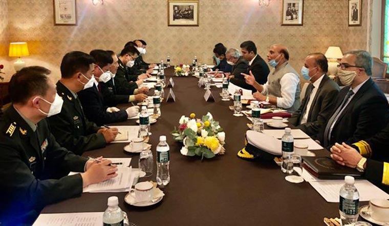 Defence Minister Rajnath Singh meeting Chinese Defence Minister General Fenghe in Moscow | Twitter/RMO India