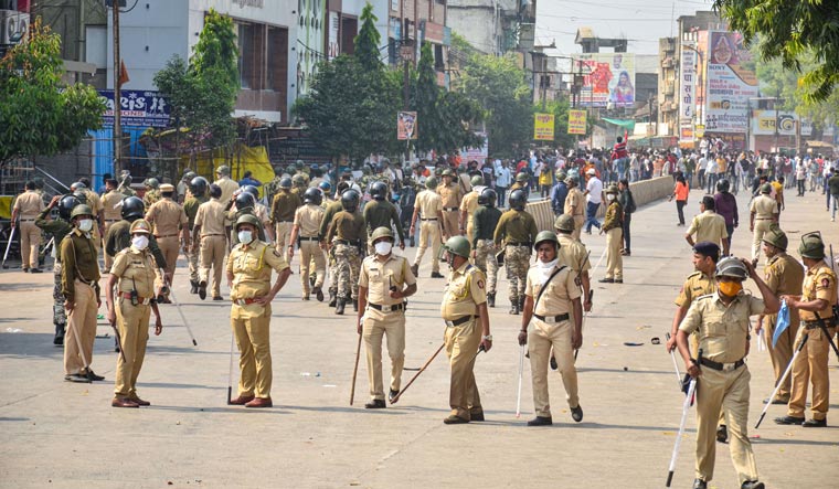 Policemen use tear gas to disperse protesters in Amravati | PTI