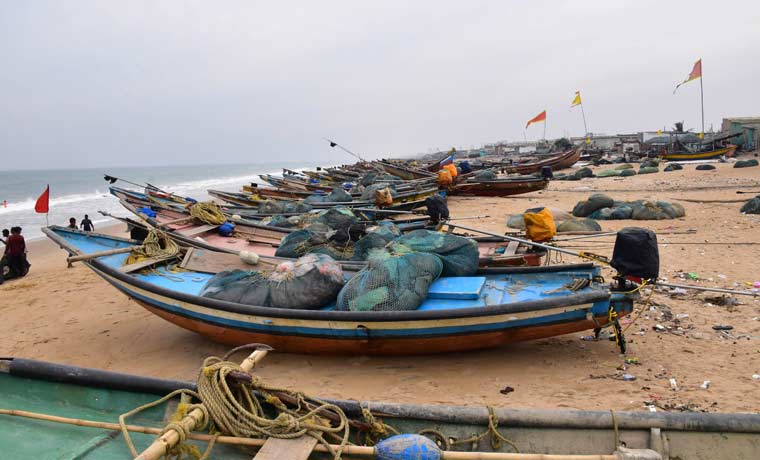 cyclone-jawad-fishing-boats-puri-pti