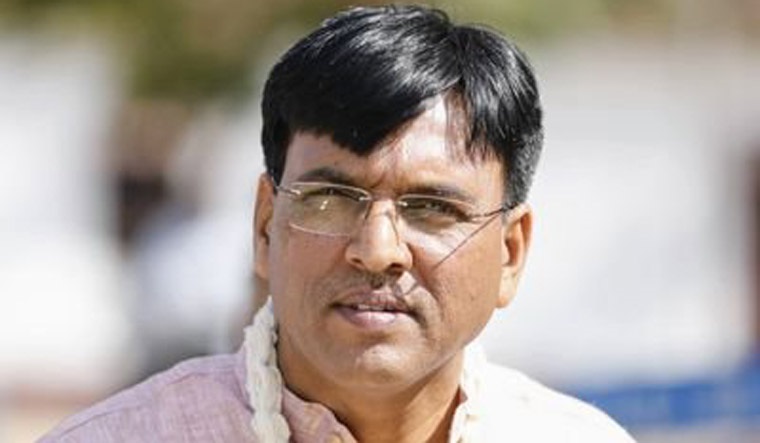 Union Minister of State for Chemicals and Fertilizers Mansukh Mandaviya | Twitter