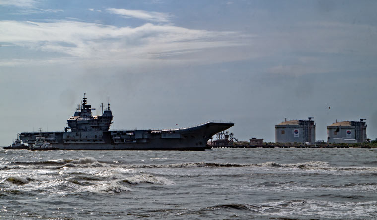 IAC Vikrant returning from its sea trials | Varun Ramesh Balan 