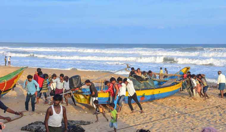 cyclone-beach-odisha-pti