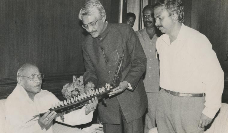 Sachidananda Murthy and THE WEEK Editor Philip Mathew with former PM Narasimha Rao | Malayala Manorama Archives