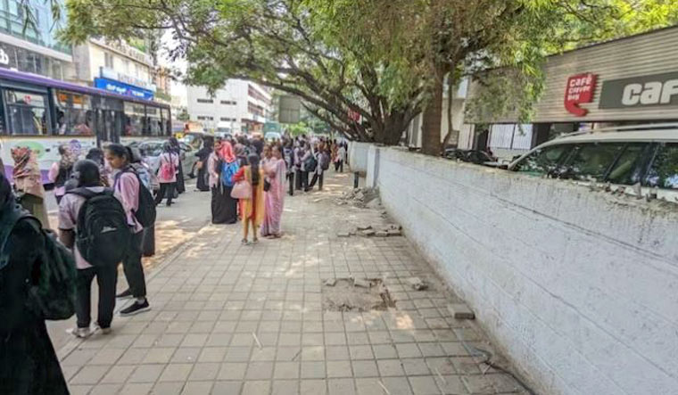 busstop_bengaluru