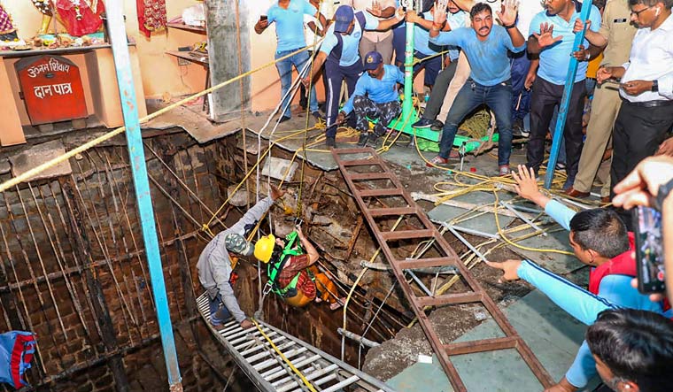 Indore-temple-stepwell-collapse-pti