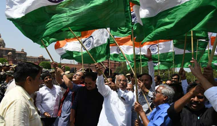 kharge-tiranga-march-ahlawat