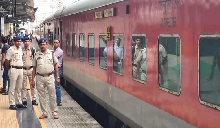 RPF constable shoots dead four on Jaipur-Mumbai train; accused arrested -  The Week