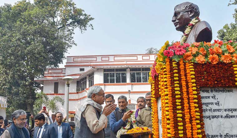 [File] Bihar Chief Minister Nitish Kumar pays tribute to Jannayak Karpoori Thakur on his 95th birth anniversary on Januaey 24, 2019, in Patna | PTI