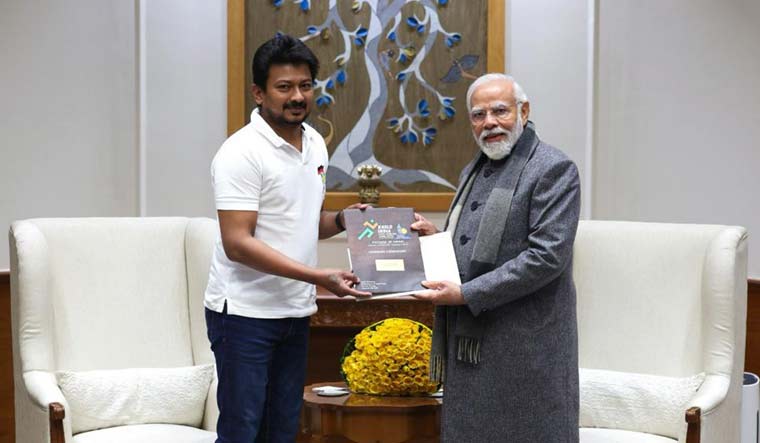 Udhayanidhi Meets PM Modi, Extends Invitation For Khelo India Games ...