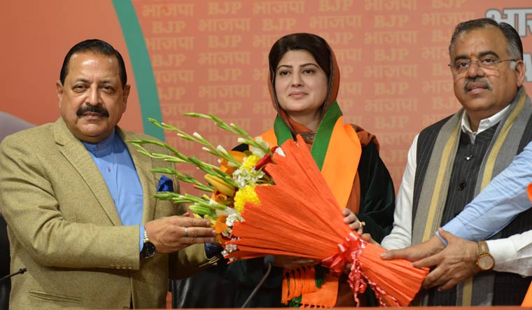Shahnaz Ganie joining BJP in the presence of Union minister Jitendra Singh and party general secretary Tarun Chugh | Sanjay Ahlawat