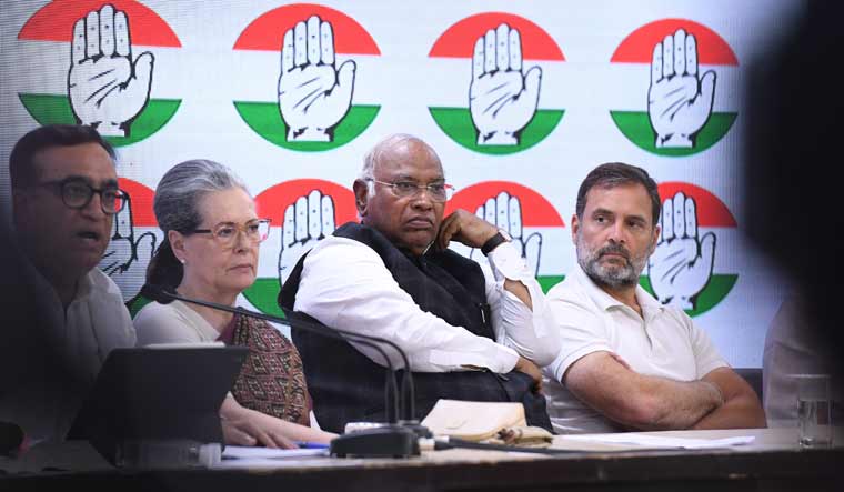 Congress leaders Mallikarjun Kharge, Sonia gandhi, Rahul Gandhi Ajay Maken