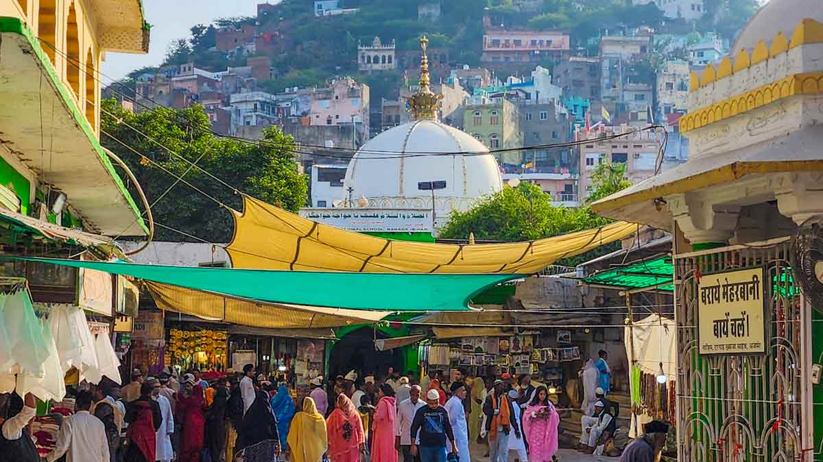  Devotees at the Ajmer Sharif Dargah | PTI