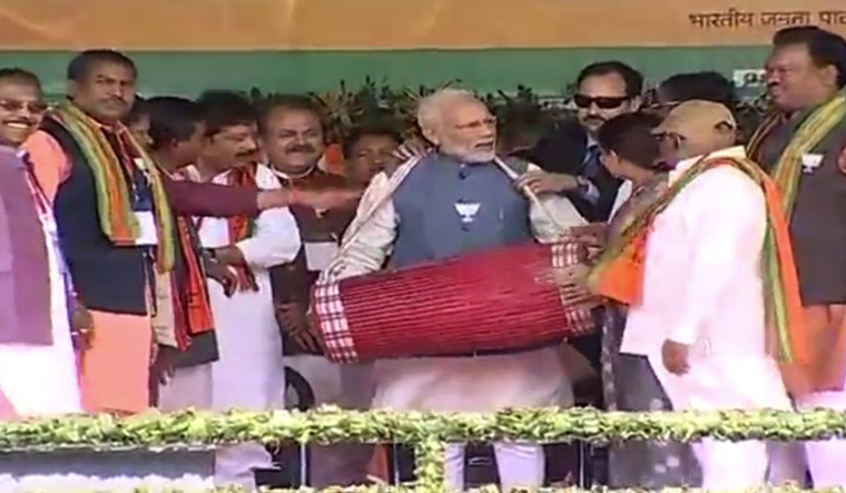 Narendra Modi drum Chhattisgarh