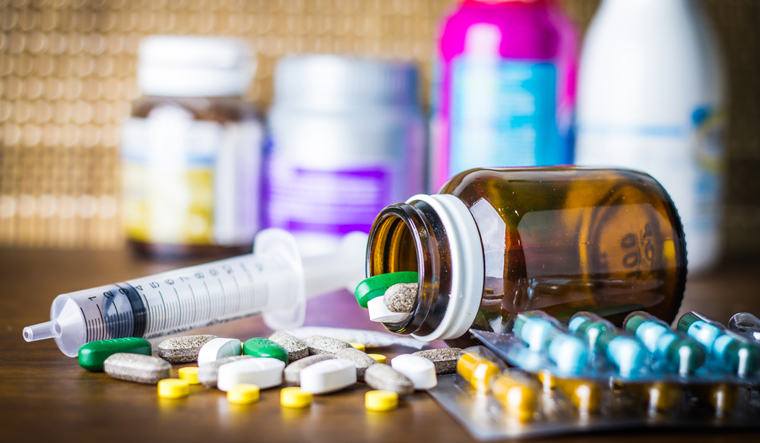 drugs-medicine-capsule-medical-health-tablet