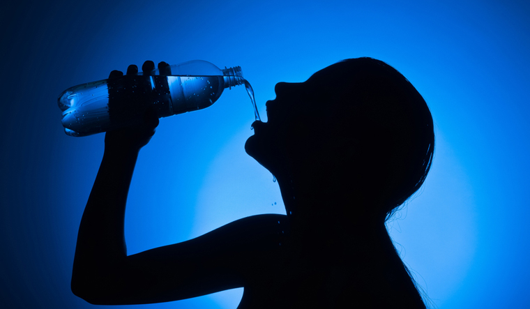 thirst-water-drink-drinking-heat-wave-waves-temperature-run-shut