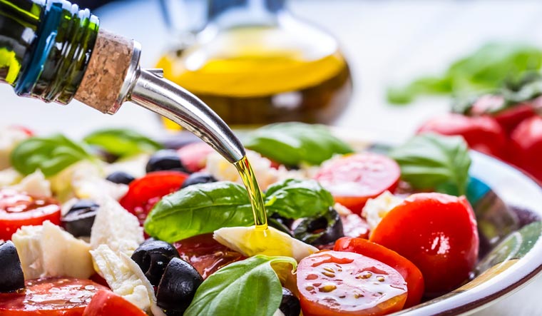 food-Mediterranean-diet-food-olive-oil-fish-shut