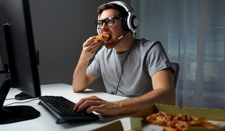 Cooking Games PC Playing games while eating may cut food intake Study 