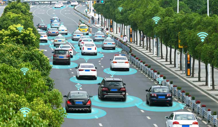 Smart-car-HUD-Autonomous-self-driving-mode-graphic-sensor-signal-shut