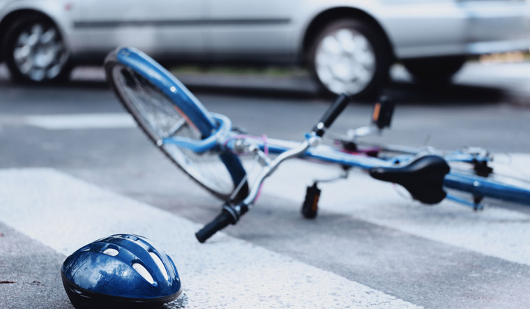 bike-car-accident-helmet-cycle-shut