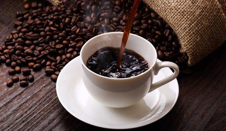 coffee-caffeine-drink-beverarages-shut