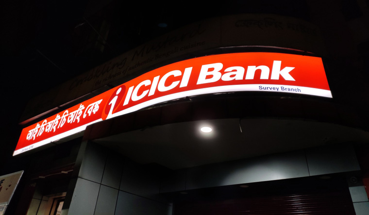 ICICI-bank-banking-cash-finance-shutbank-shut