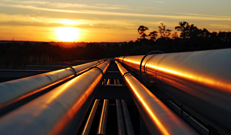 crude-oil-pipeline-shut