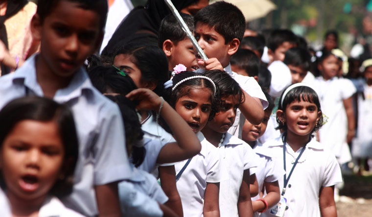 school-children-kerala-girls-boys-students-shut