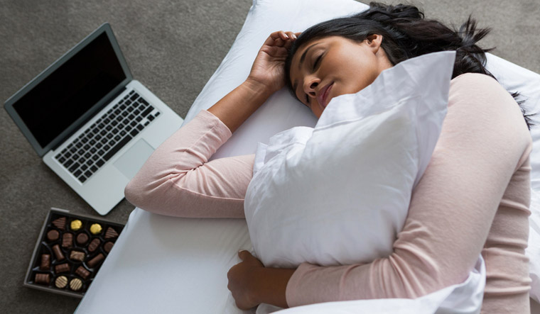 sleep-computer-laptop-work-sleep-deprived-shut